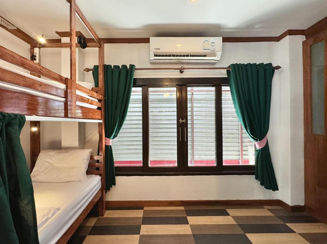 Propaganda Hostel Ko Pha Ngan Phòng bức ảnh